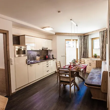 Apartament Schoenblick Tux