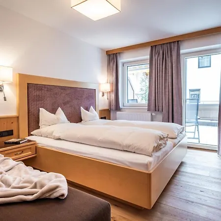 Apartament Schoenblick Tux