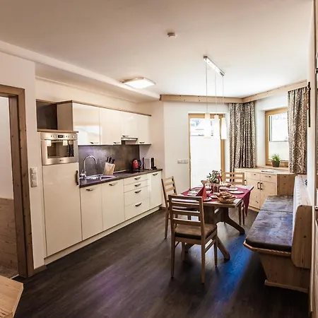 Apartman Schoenblick Tux